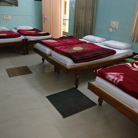 Hotel Raj Mahal Chikmagalūr Buitenkant foto