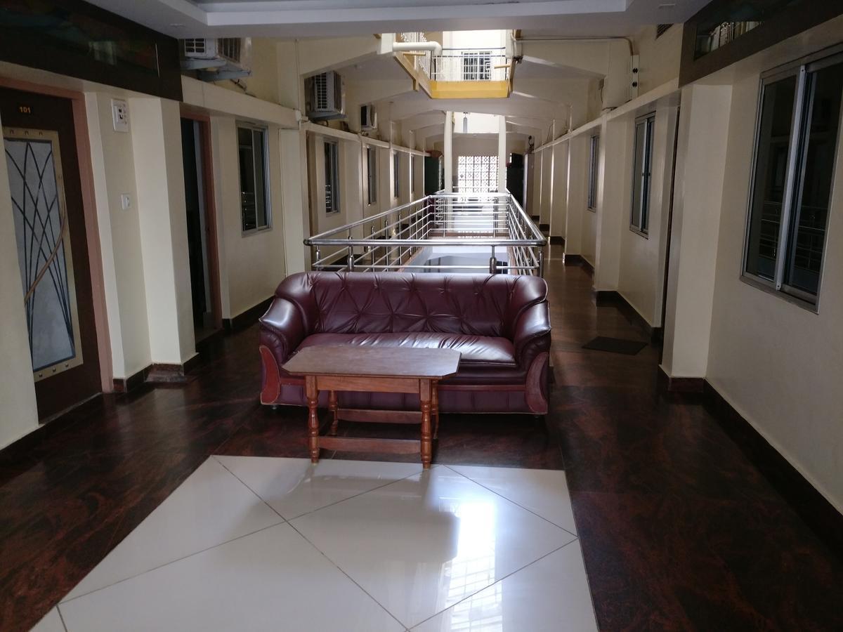 Hotel Raj Mahal Chikmagalūr Buitenkant foto