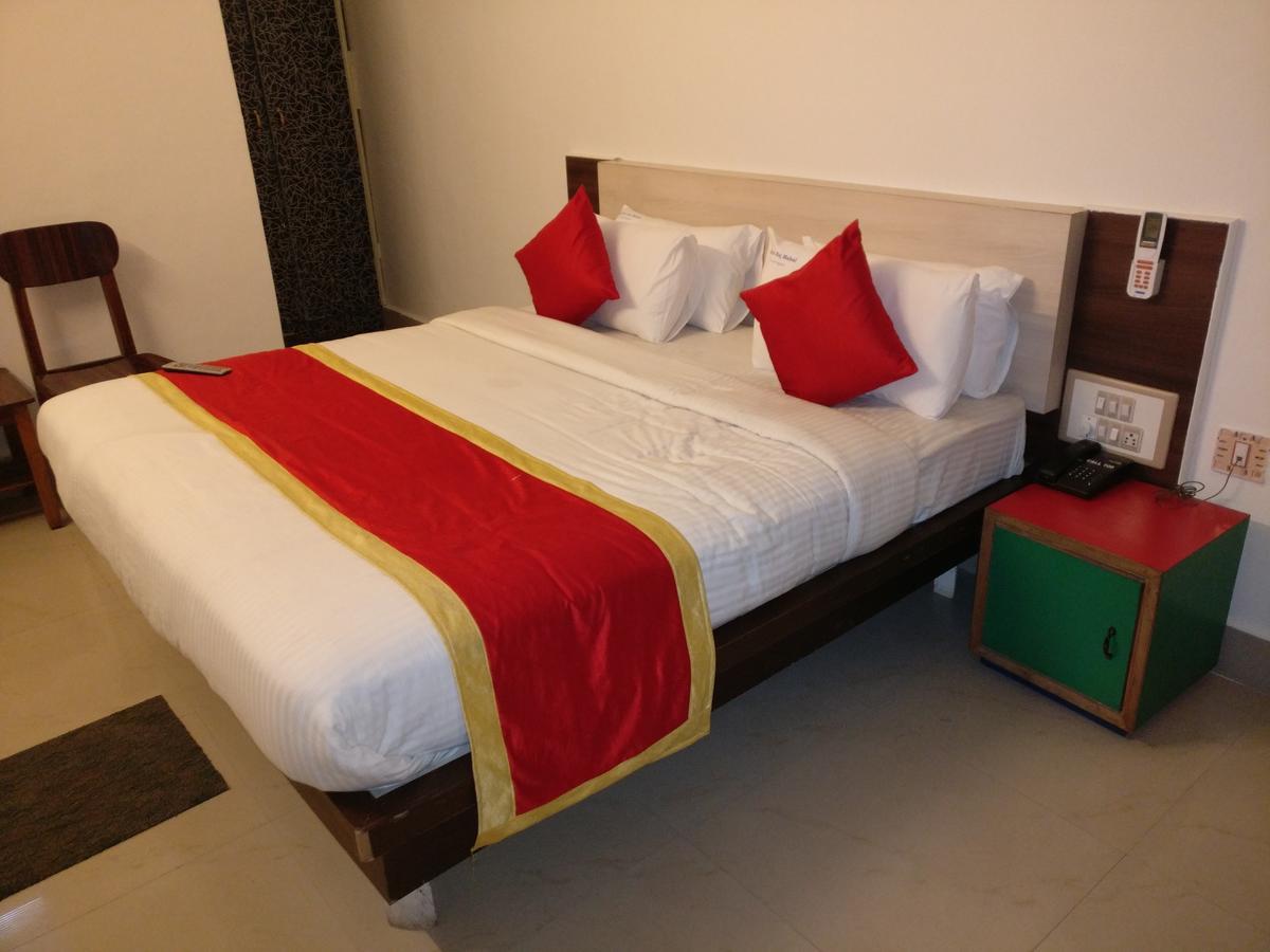 Hotel Raj Mahal Chikmagalūr Buitenkant foto