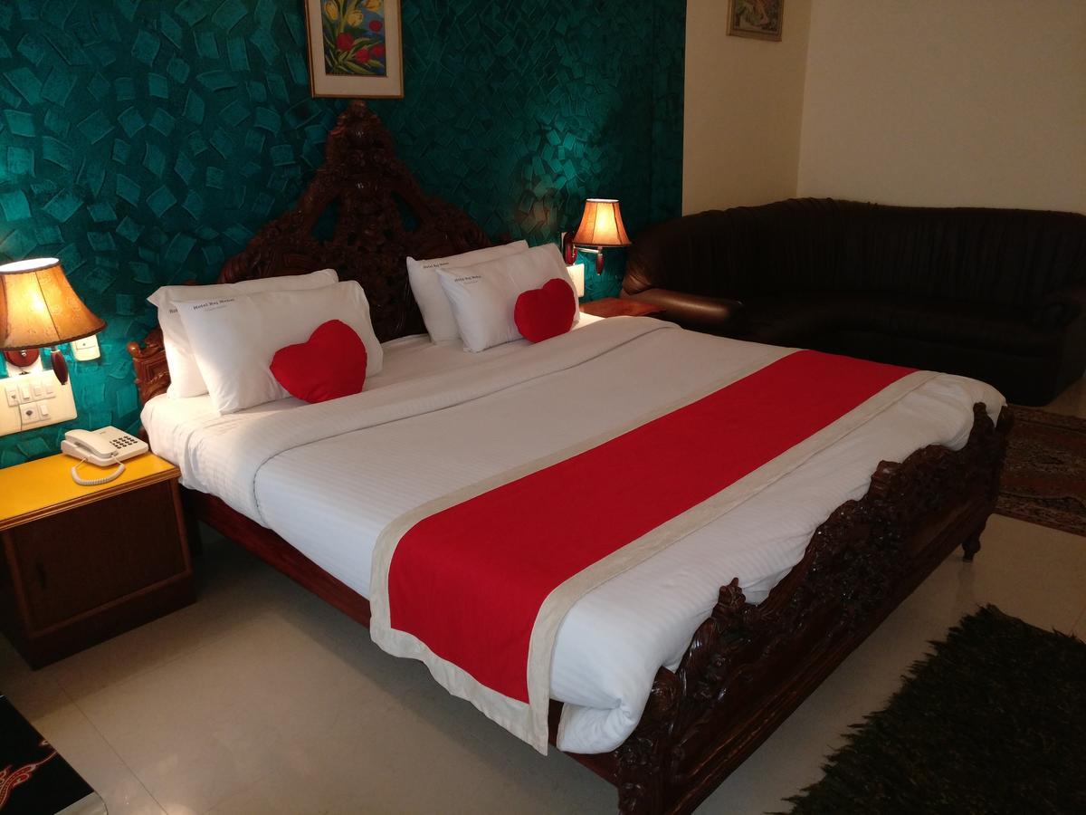 Hotel Raj Mahal Chikmagalūr Buitenkant foto