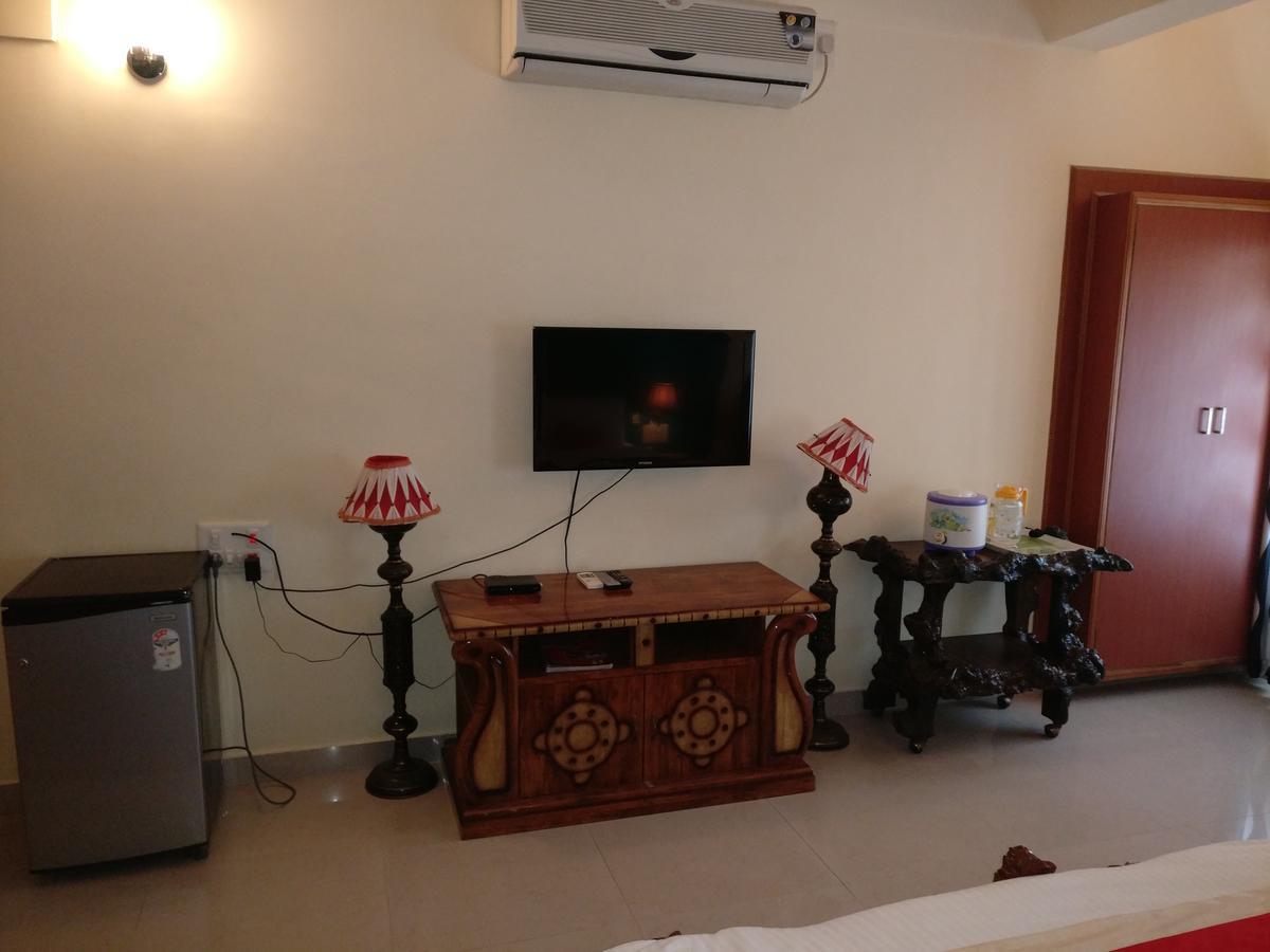 Hotel Raj Mahal Chikmagalūr Buitenkant foto
