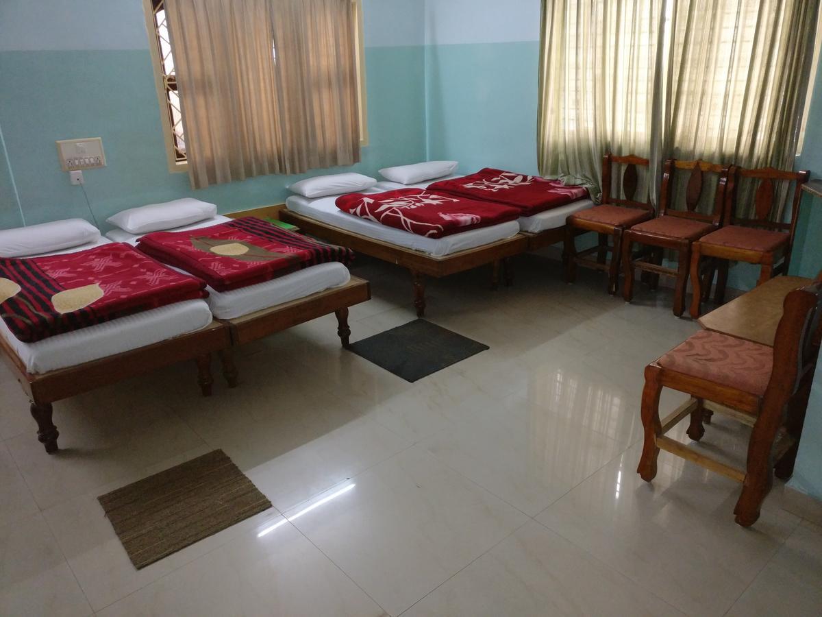 Hotel Raj Mahal Chikmagalūr Buitenkant foto