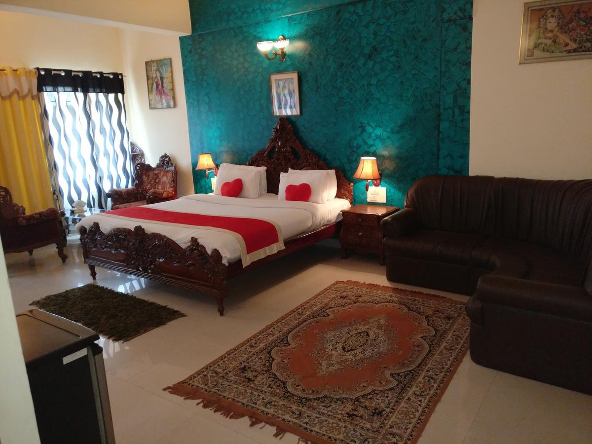Hotel Raj Mahal Chikmagalūr Buitenkant foto