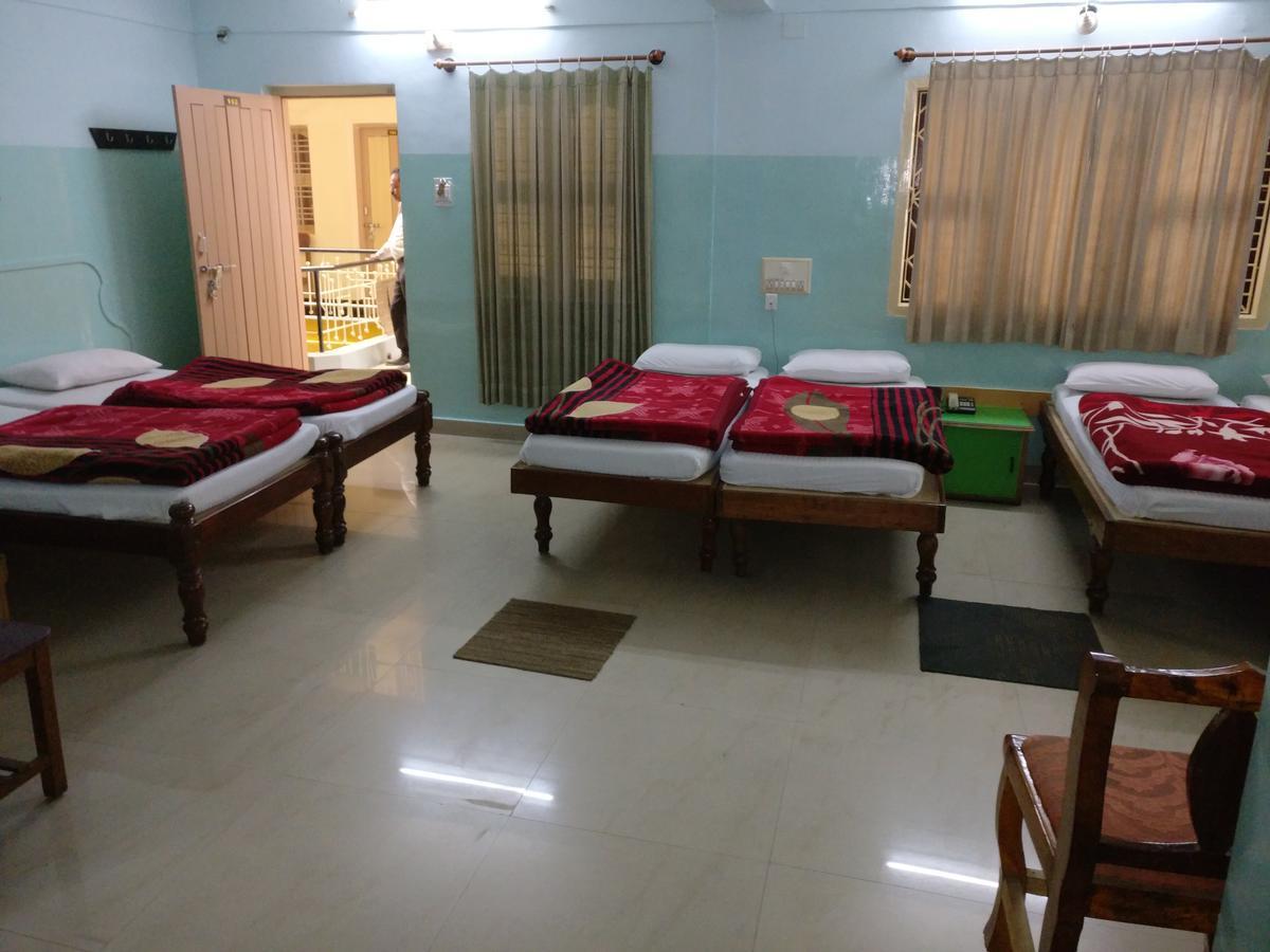 Hotel Raj Mahal Chikmagalūr Buitenkant foto